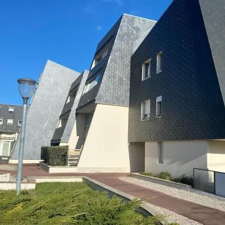 Cozy Cocoon Of 34 M Direct Access To The Sea Apartmán *