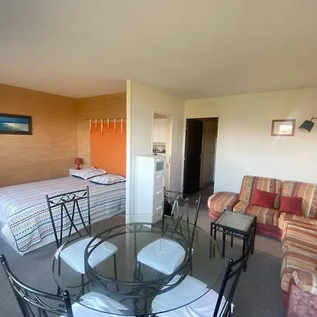 Cozy Cocoon Of 34 M Direct Access To The Sea